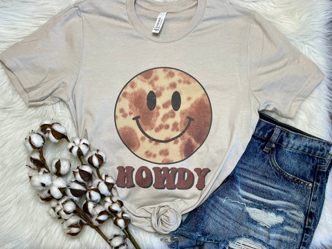 {Howdy-Smile Face} Graphic Tee